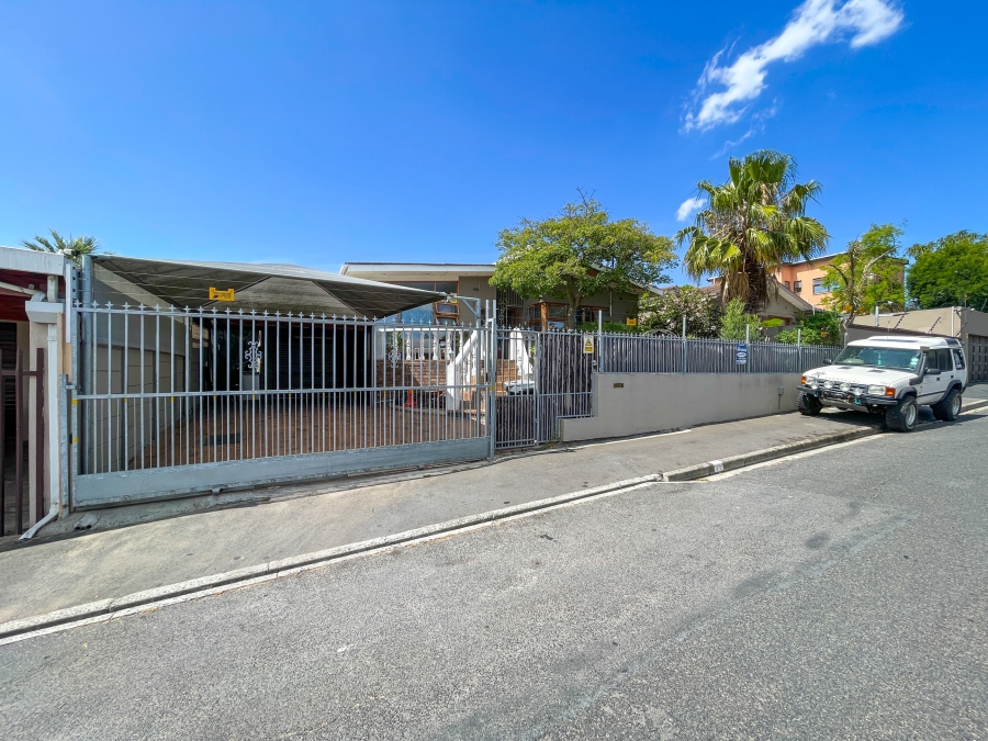 4 Bedroom Property for Sale in Avondale Western Cape